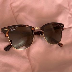 Ray-Ban RB3016 clubmaster classic Lenses:  Green Classic  + tortoise polarized